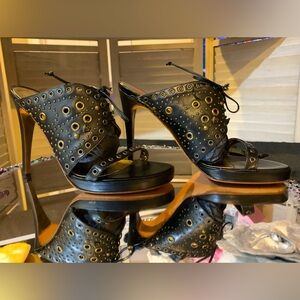 GUC‼️Gianni Versace slides.